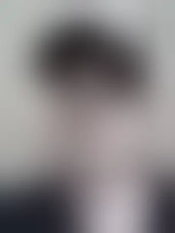 Chatter avec ivan3976 et des hommes célibataires vers Paris